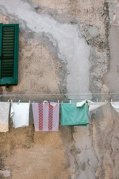 Reizen door Toscane | Fotoprint verweerde muur | Italië reisfotografie van HelloHappylife