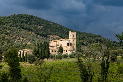 De Abdij van Sant'Antimo in Castelnuovo dell'Abate nabij Montalcino in Toscane, Italië. (3)