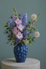 Blumen in blauer Vase Gemälde von Kleurenrijk