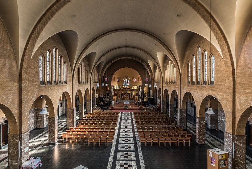 Art deco Lourdes church by Werner Lerooy