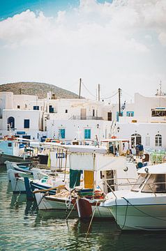 Vissershaven op het eiland Paros, Griekenland van Daphne Groeneveld