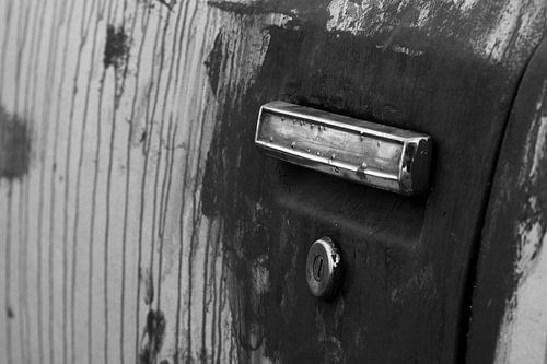 Porte de Cadillac rouillée noir blanc Ratlook