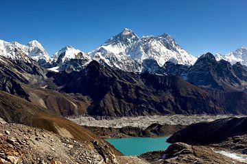 Mount Everest en Gokyo - Nepal van Peter Slagboom