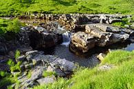 kleiner Wasserfall im Glen Etive in Schottland von Babetts Bildergalerie Miniaturansicht