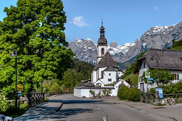St.Sebastian Church in Ramsau bei Berchtesgaden van Maurice Meerten