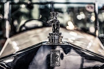 Rolls Royce met uitkijkende indiaan