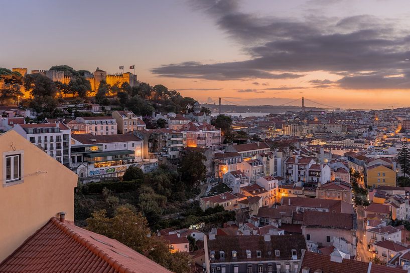 Zonsondergang in Lissabon van Michiel Dros