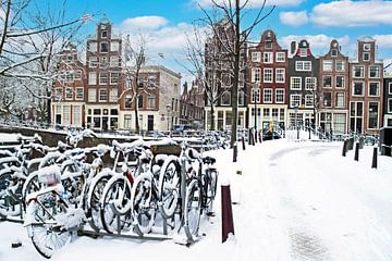 Verschneites Amsterdam im Jordaan in den Niederlanden im Winter von Eye on You