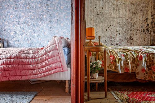 Hoofd tegen hoofd - kamer tegen kamer - verlaten hotel