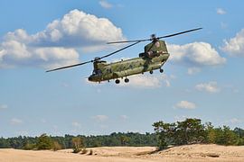 L'hélicoptère de transport Chinook va atterrir sur le Beekhuizerzand sur Jenco van Zalk