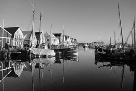 Spiegelungen an der Westhavenkade, Urk von Framed by Elisabeth