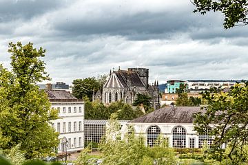 Ansicht von Kilkenny-Irland mit Kirchengebäude von Huub de Bresser