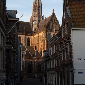 Gezicht op de Bavo kerk in Haarlem van Manuuu