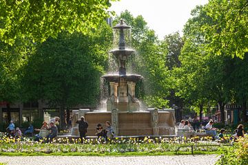 Glazen Paleisfontein op Weißenburger Platz