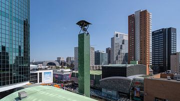 Blick auf die Dächer der Rotterdamer Innenstadt IV aus der Höhe der Messe. von Rick Van der Poorten