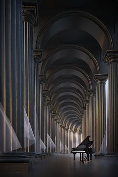 In the arched gallery, waiting... by Olaf Kramer
