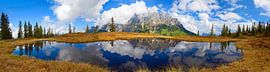 Het panorama van de Hochkönig in de weerspiegeling
