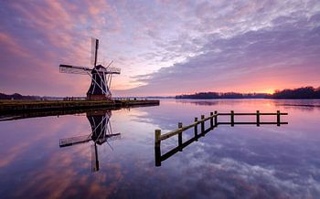 Molen 'De Helper' bij zonsondergang