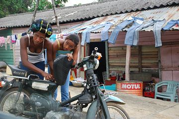Dominikanische Republik Brommer Autowaschanlage von Peter Out