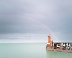 Leuchtturm mit Regenbogen