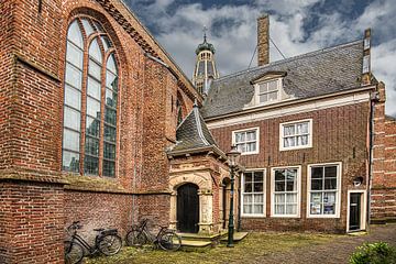 De Zuiderkerksteeg in Enkhuizen, Noord-Holland, West Friesland van Harrie Muis