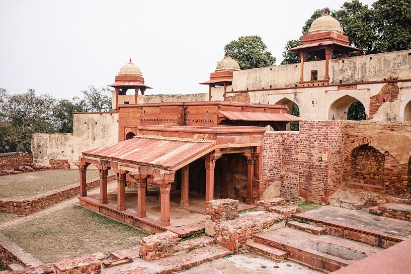Fathepur Sikri fort | Palais en Inde | Photographie de voyage au pastel par Lotte van Alderen