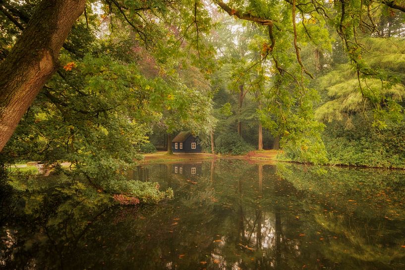 Vishuisje bij forellenvijver van Moetwil en van Dijk - Fotografie