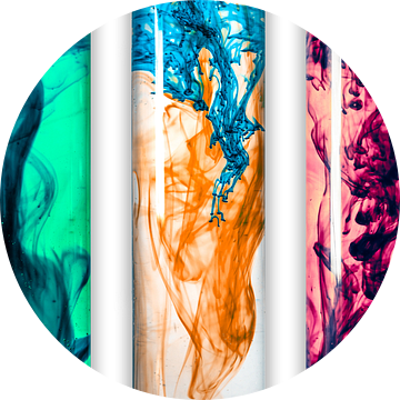 Trio: kleuren lossen op in water