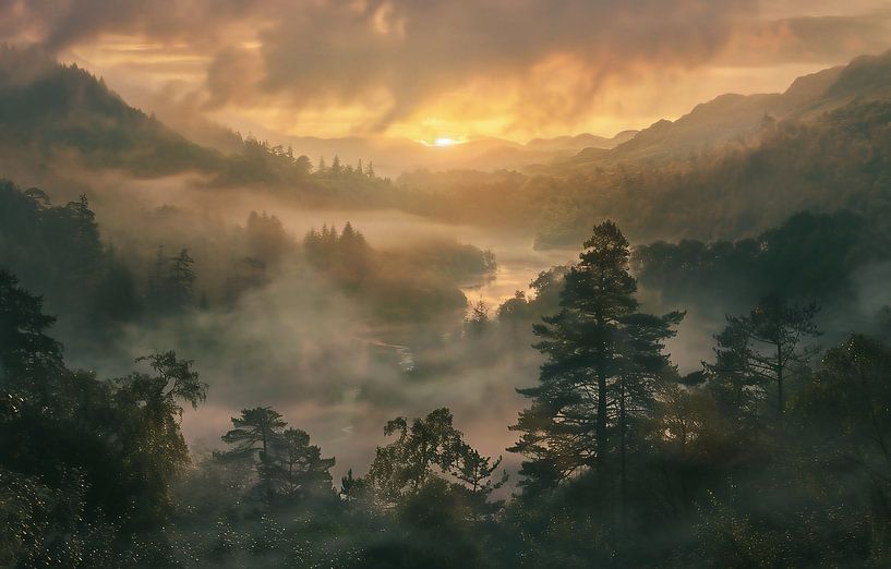 Fantastisches Licht am Bergmassiv von fernlichtsicht