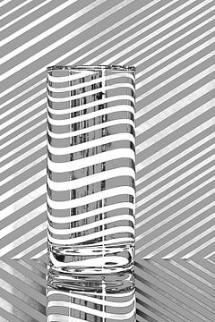 Vervormende diagonale lijnen van Wim Stolwerk