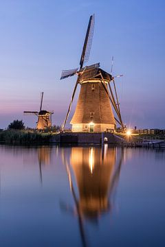 Beleuchtete Windmühlen in Kinderdijk von Sander Groenendijk