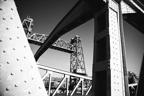 De Hef brug, Rotterdam in zwart wit.
