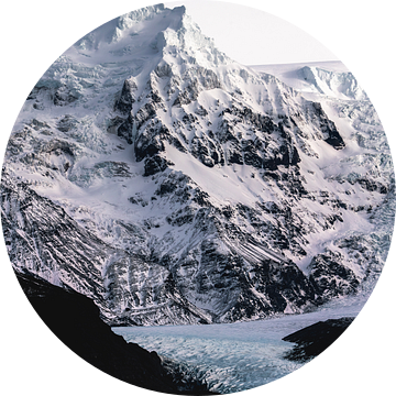 De IJzige Vallei De Kracht van Gletsjers in een Ongerept Landschap