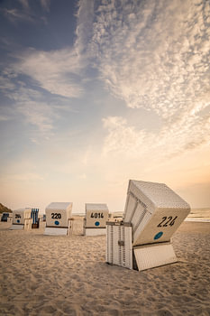 Strandkörbe am Roten Kliff in Kampen zum Sonnenuntergang, Sylt