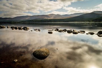 Loch Morlich Schottland von Martijn Brink