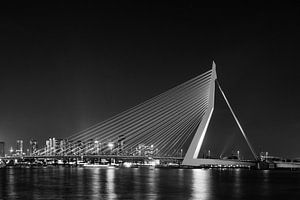 Erasmusbrug in Zwartwit van Jaco Verheul