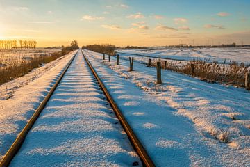 Eisenbahnschienen im Schnee