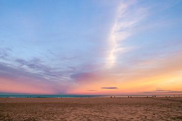 Zonsondergang op het strand van Dieter Walther