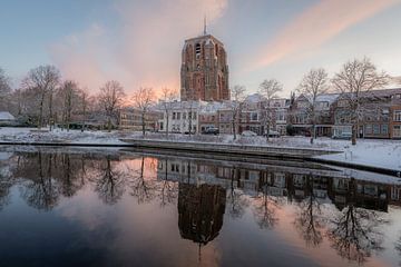 Réflexion hivernale à l'Oldehove à Leeuwarden sur Thea.Photo