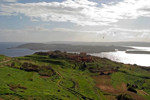 Blick von Gozo auf die Insel Comino