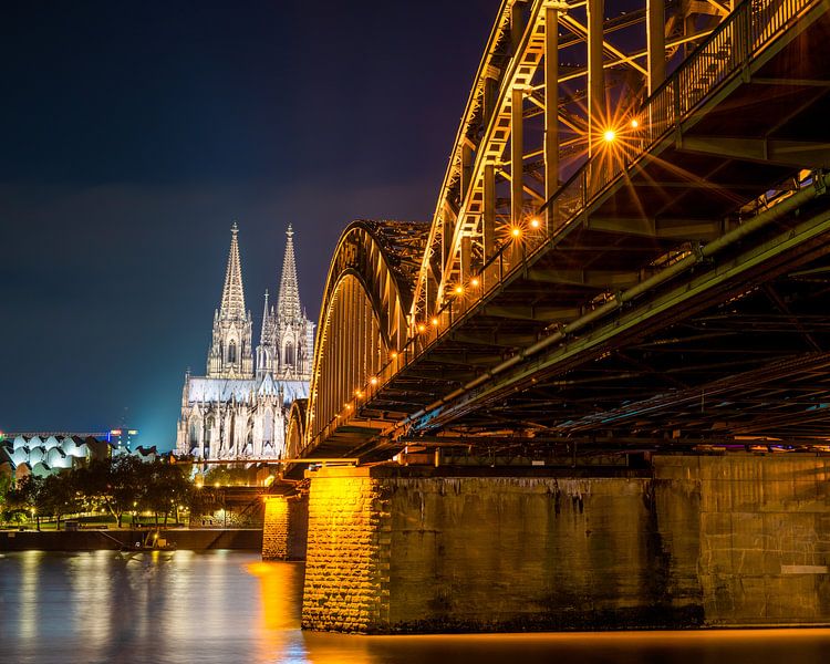 Cologne Cathedral at night by Günter Albers