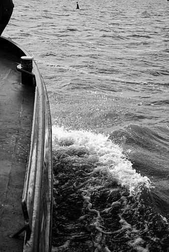 Éclabousser l'eau d'une étrave