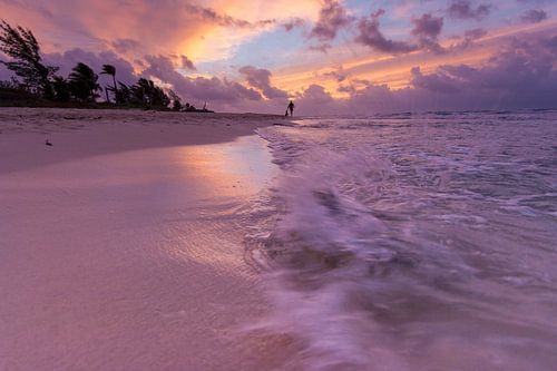 Sonnenaufgang über dem tropischen Strand Playa del Carmen