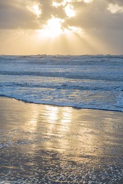 Strand | Zonsondergang  - winter aan de Noordzee van Servan Ott