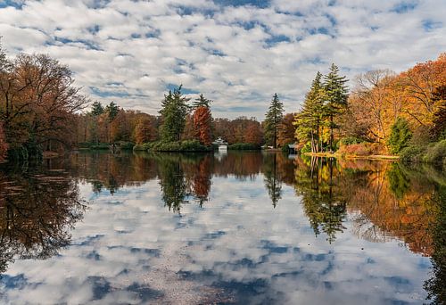 Herfst langs de Veldvijvers in Paleispark Het Loo