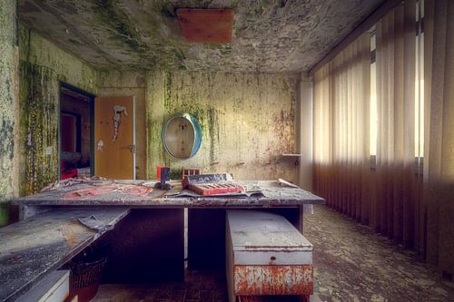 Chambre de médecin abandonnée.