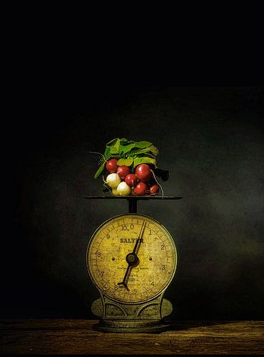 Antieke weegschaal met radijs .