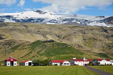 Boerderij aan de voet van de Eyjafjallajökull vulkaan, IJsland van Thomas Marx