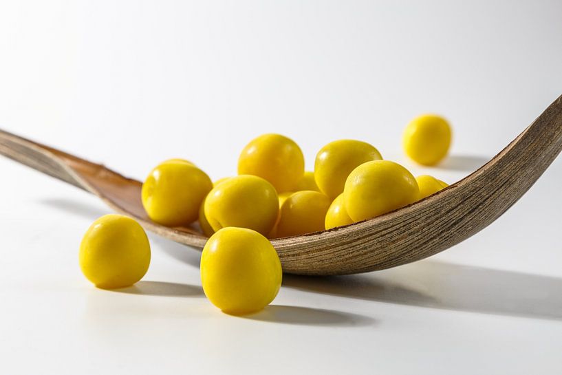 Mirabellen im Schiffchen by Rolf Pötsch