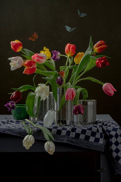 Stilleven ‘Tulpen in blik’ van Willy Sengers